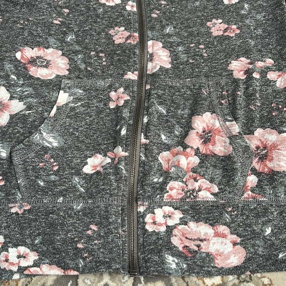 AEROPOSTALE Floral Thin Zip-up Size Medium - Picture 2 of 5